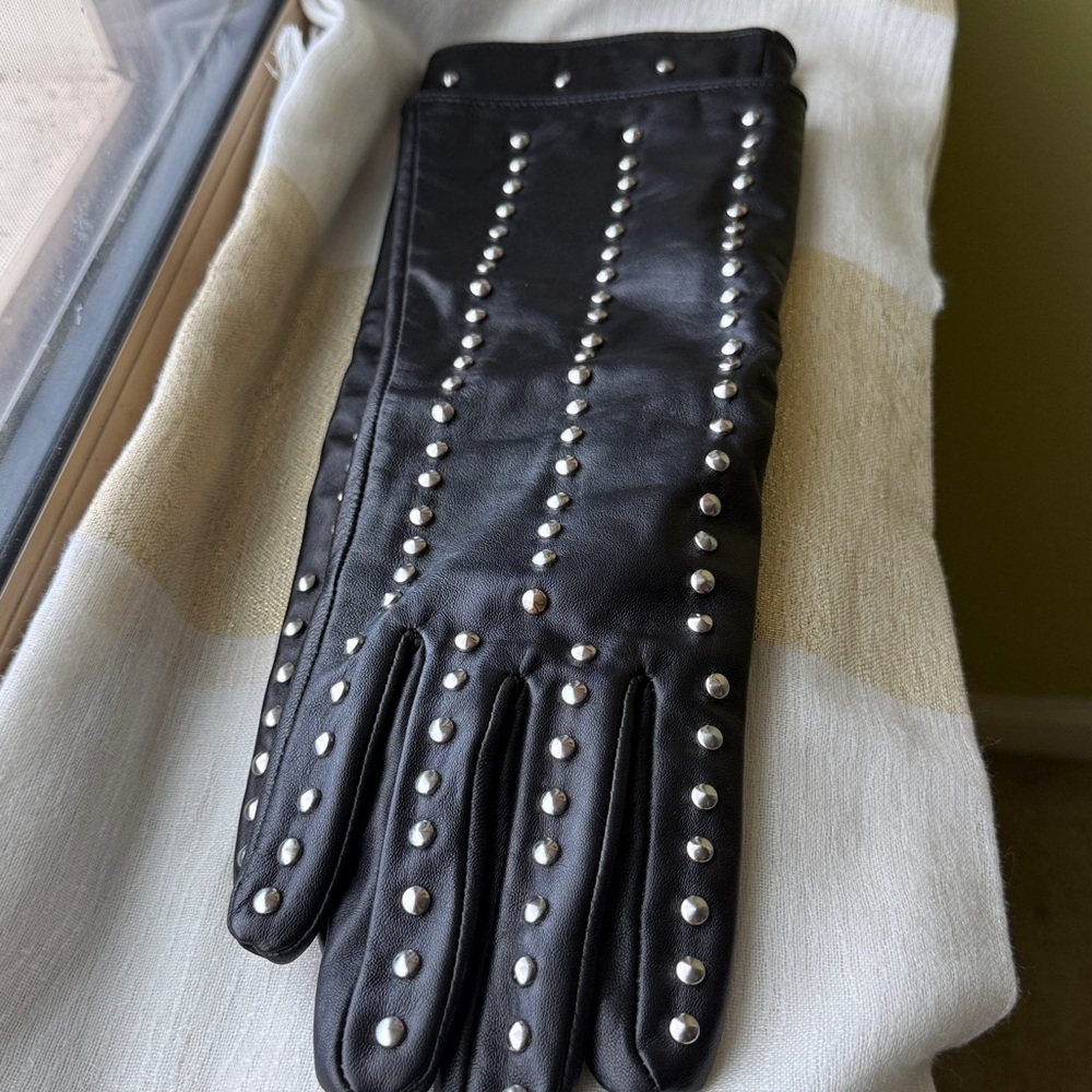 $200 Studded Leather Gloves XL NWOT